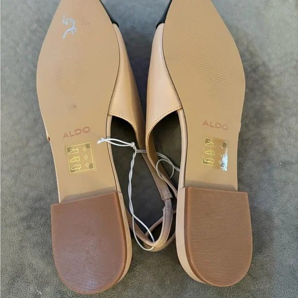 ALDO Tan & Black Pointed Toe Flats - Picture 5 of 6